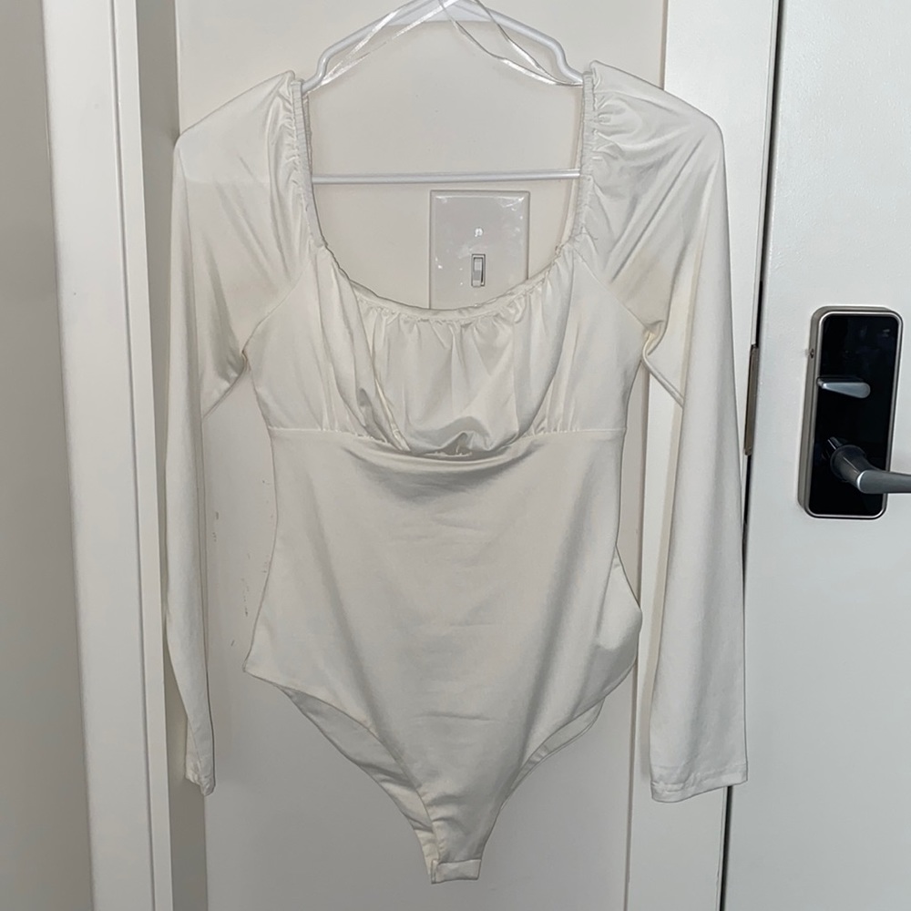 White size US 4 Princess Polly body suit